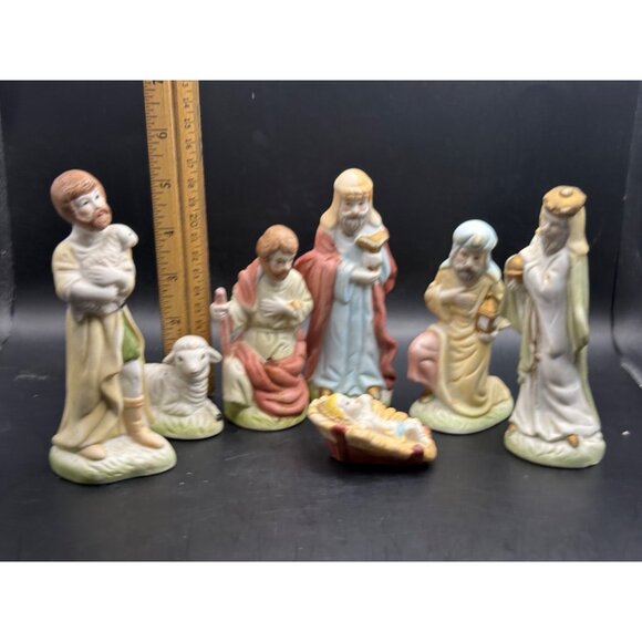 Vintage Ceramic Nativity Scene Set Hand Painted Ceramic 7 Pieces - Picture 11 of 11